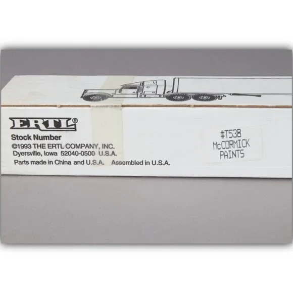 Ertl 1/64th T538 Mc Cormick Paints International cab With Trailer 1993 - Picture 2 of 2